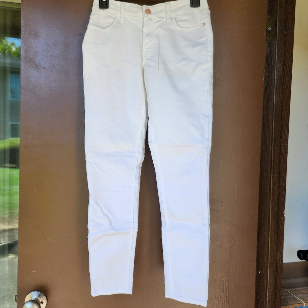 Old Navy Super Skinny High Rise size 0 white